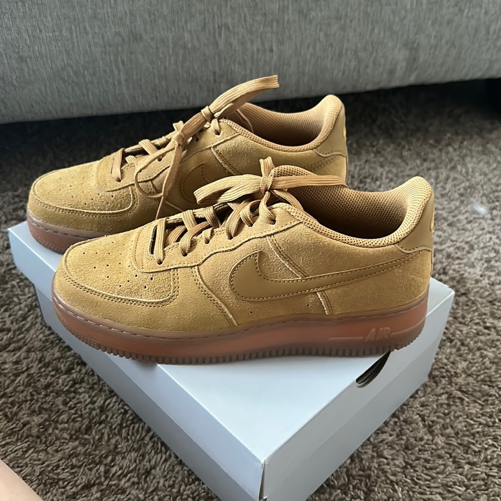 boys 6Y, air force 2, wheat-gum light brown, great condition
